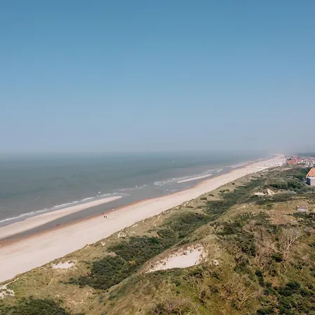 Lägenhet Spacious Seafront Retreat De Haan